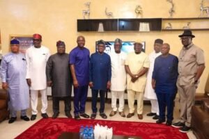Prominent Nigerian Politicians Lead Condolence Visit to Governor Makinde Following the Loss of His Elder Brother