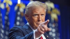 Trump Halts Green Card Processing for Refugees and Asylees as Security Screening Expands